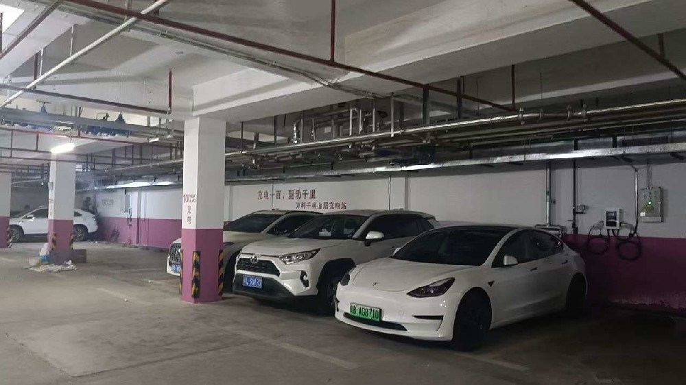 深圳万科千林山居充电站